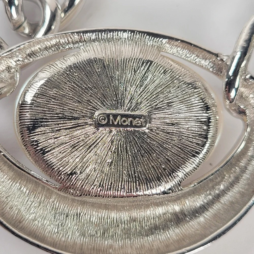 Vintage Monet Silver Tone Chunky Curb Chain Necklace‎ Oval Faux Pearl Statement